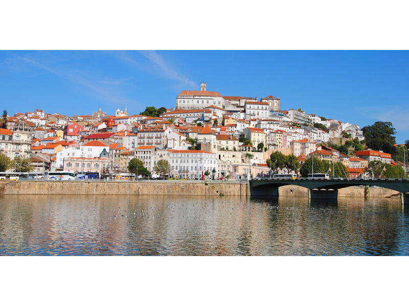 1200px-Coimbra_e_o_rio_Mondego_(6167200429)_(cropped)