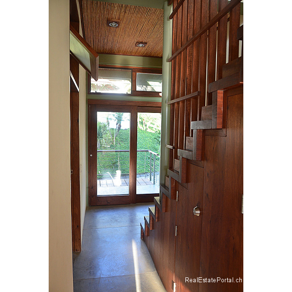 talanguera_townhomes_entry_hall_stair