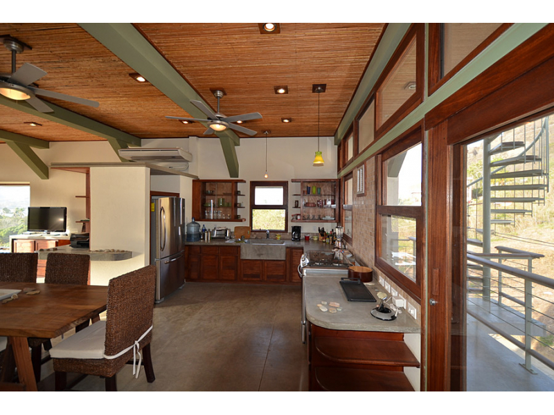 talanguera_townhomes_kitchen_west